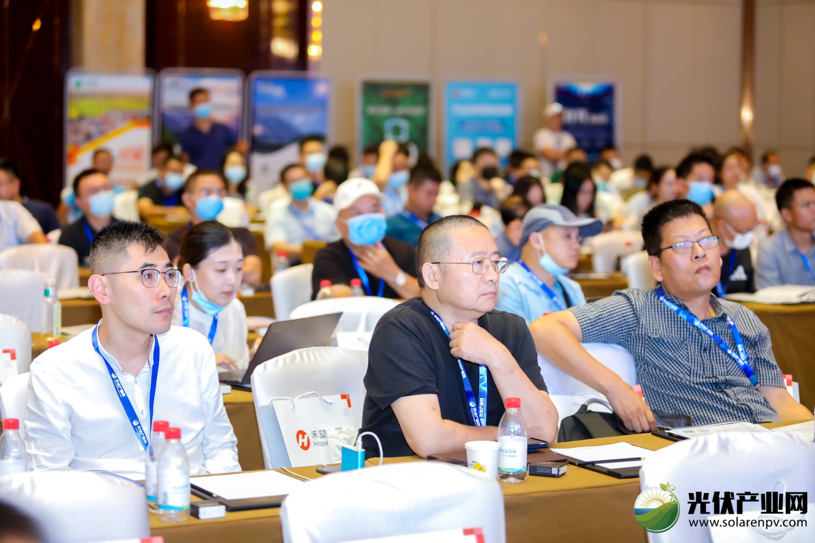 砥砺前行 | pg电子光电建材B02系列应用系统体验交流会&2022第二届中部散布式光伏立异生长论坛圆满落幕