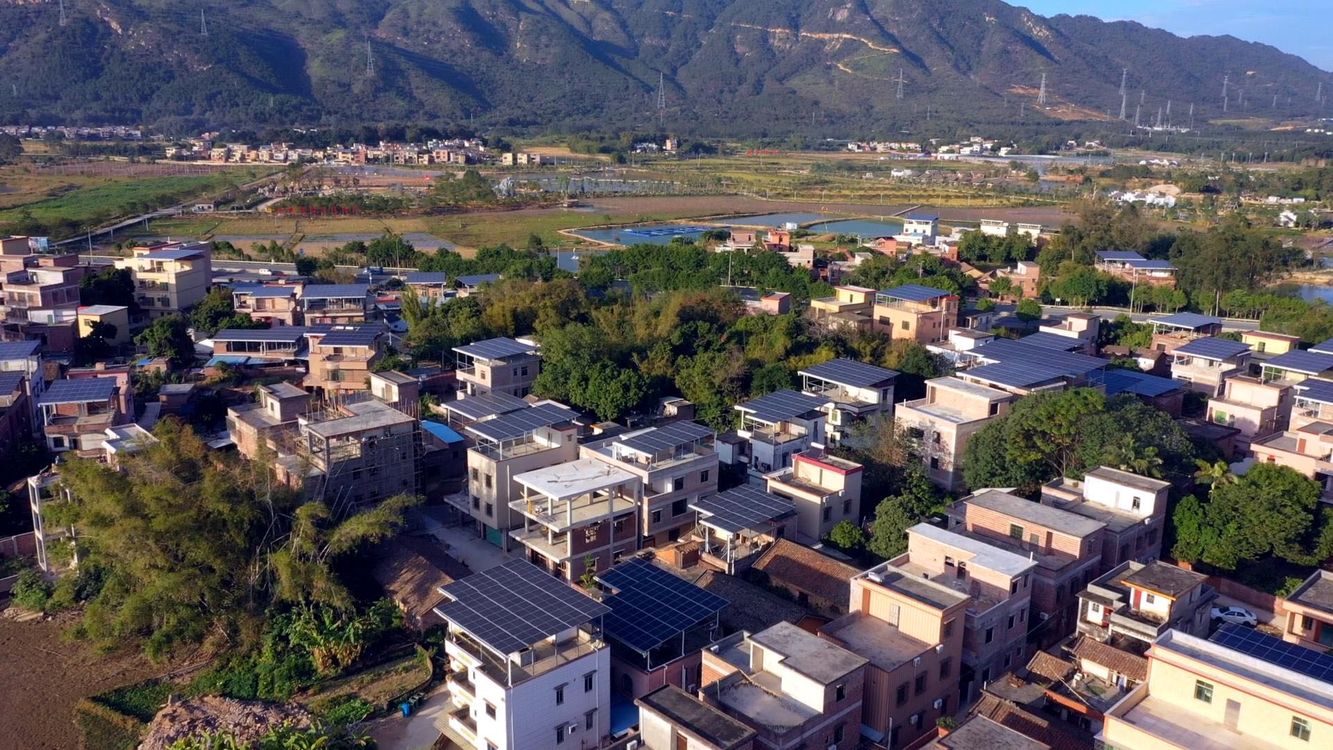 深入实验农村电网牢靠提升工程，，，，户用光伏等新能源应并尽并，，，，鼎力大举帮扶推动生长！